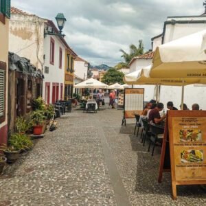 madeira wat te doen tips funchal restaurants web 315 767x1024 1